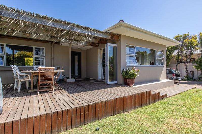 4 Bedroom Property for Sale in Bergvliet Western Cape